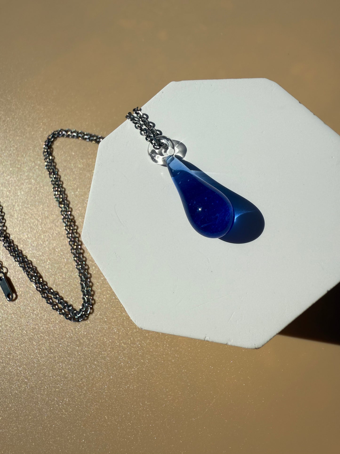 THE DROP NECKLACE