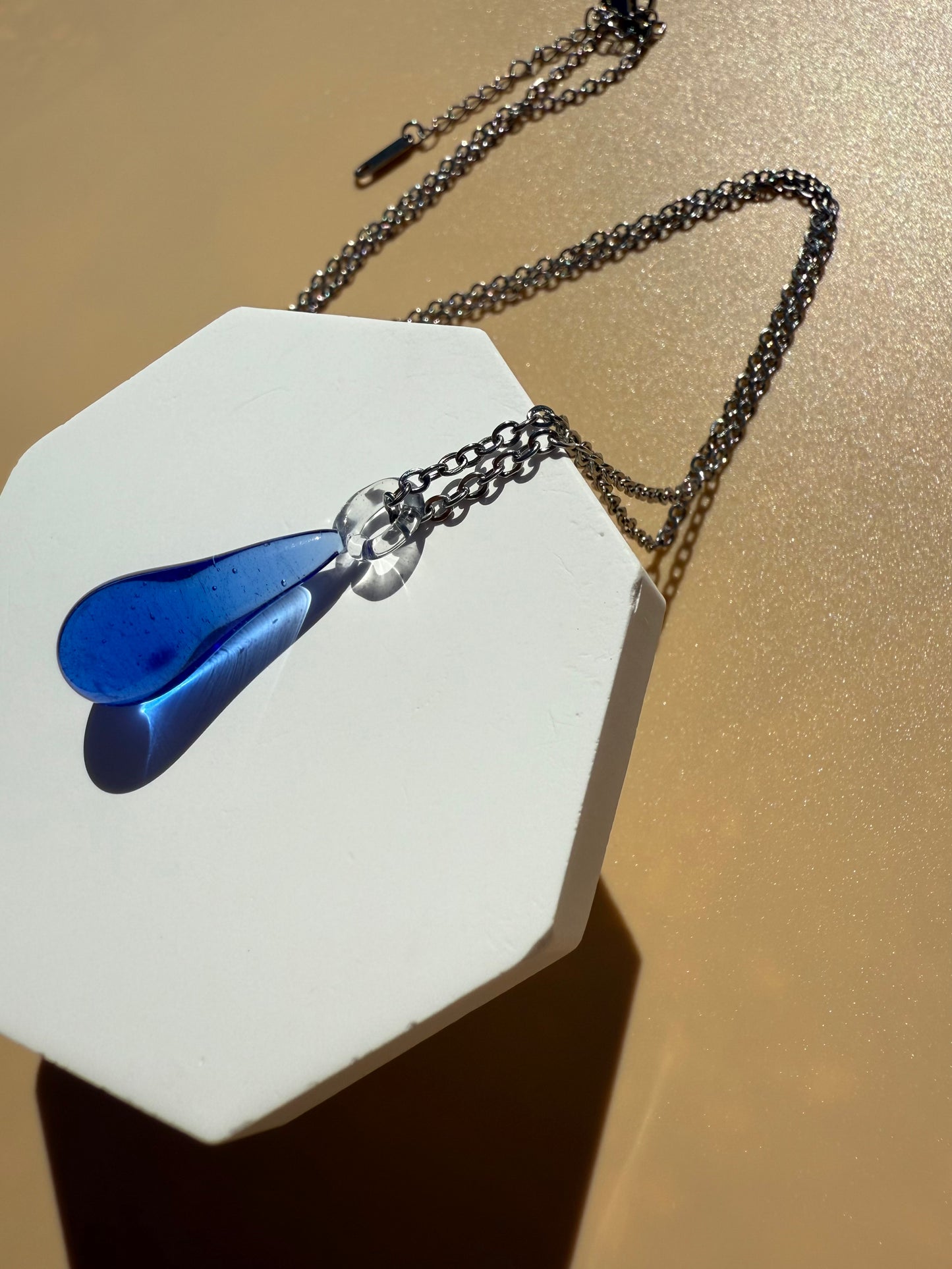 THE DROP NECKLACE