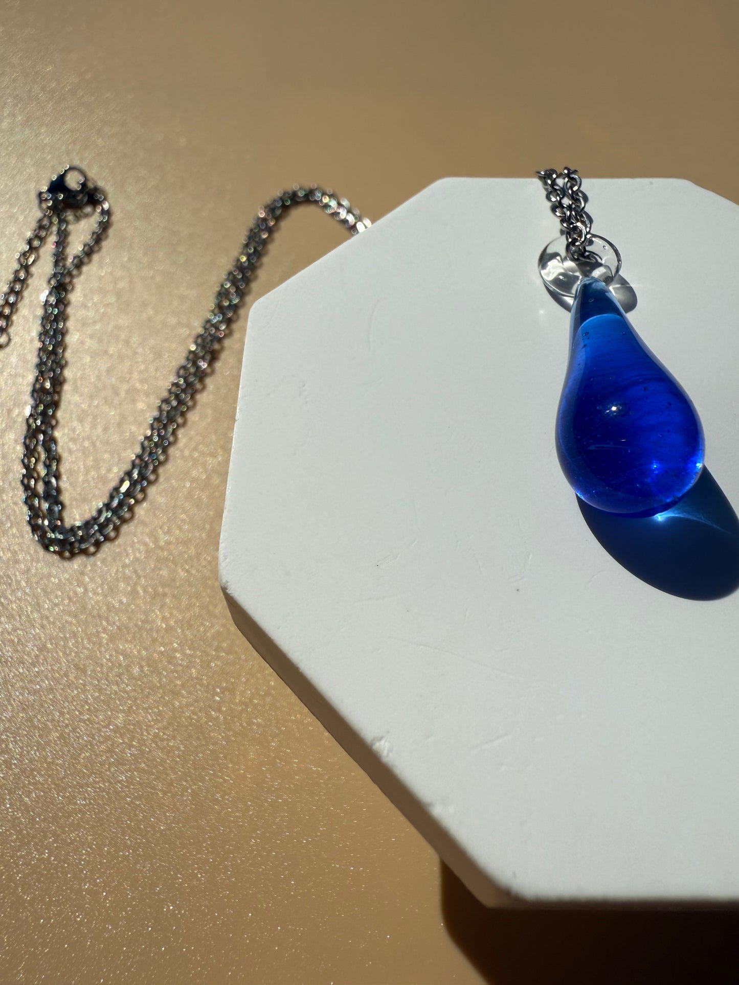 THE DROP NECKLACE