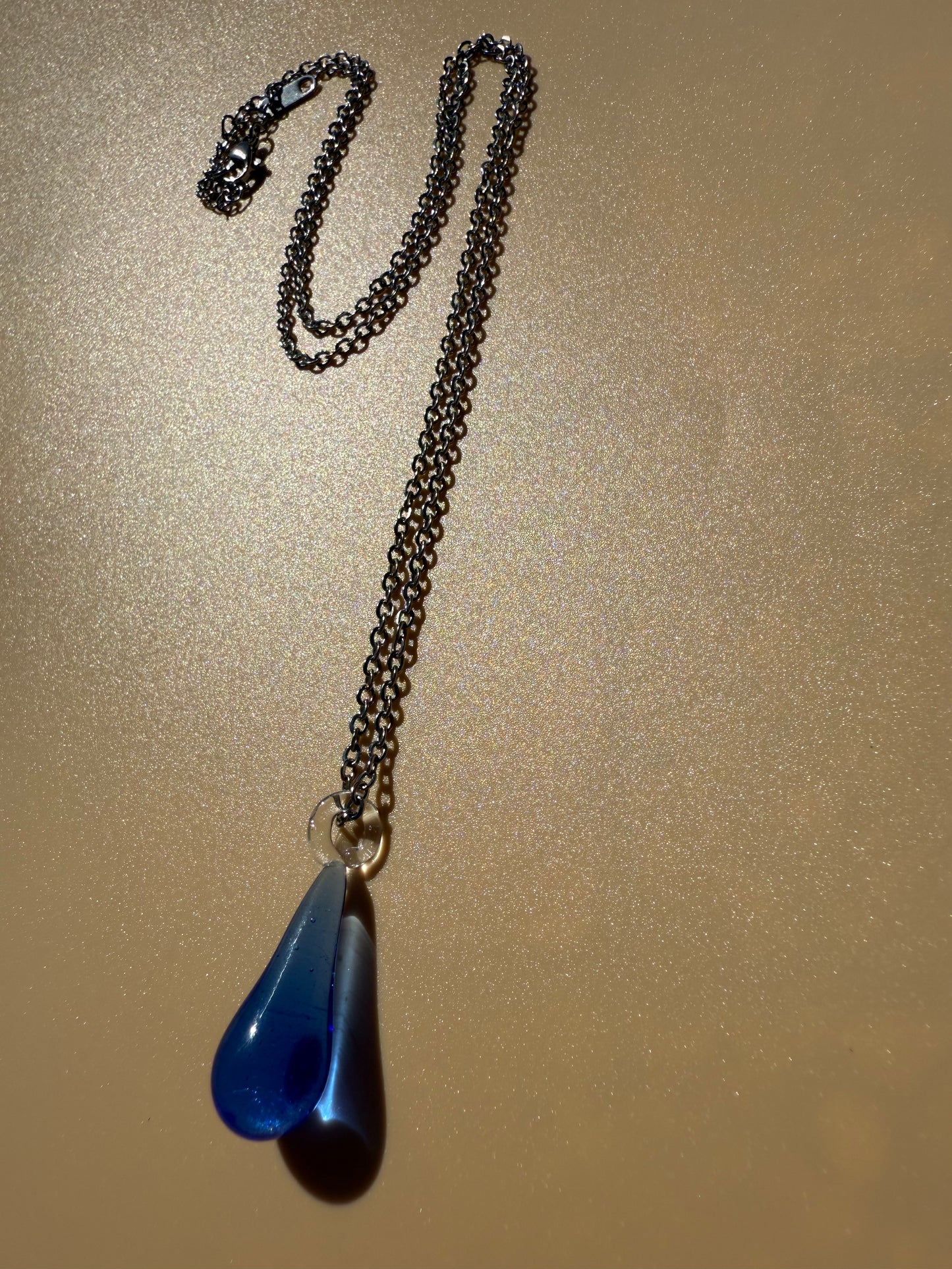 THE DROP NECKLACE
