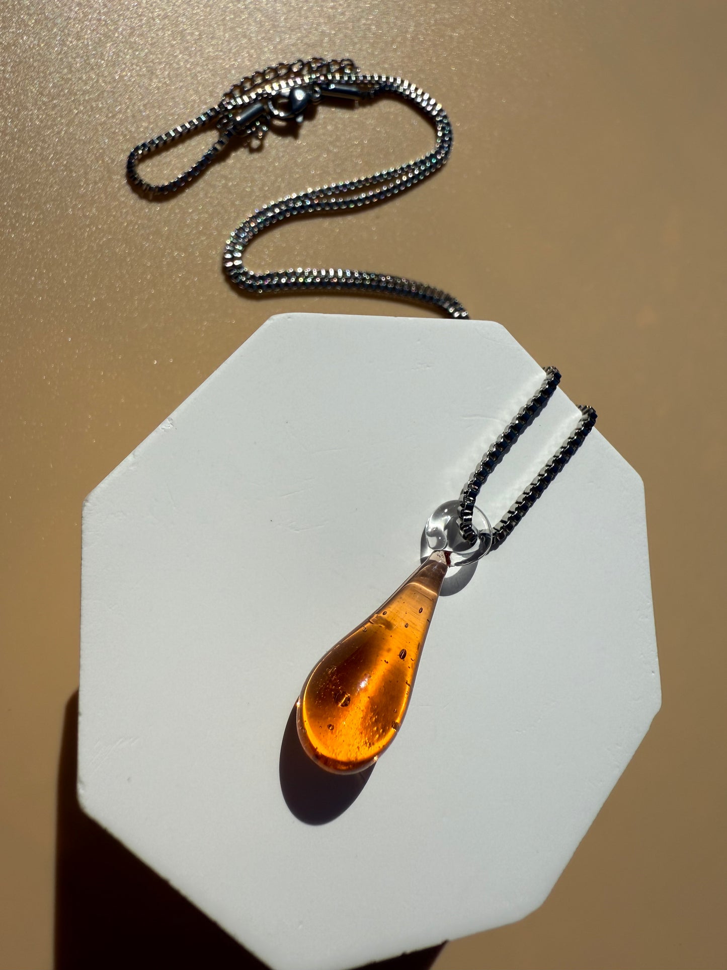 THE DROP NECKLACE