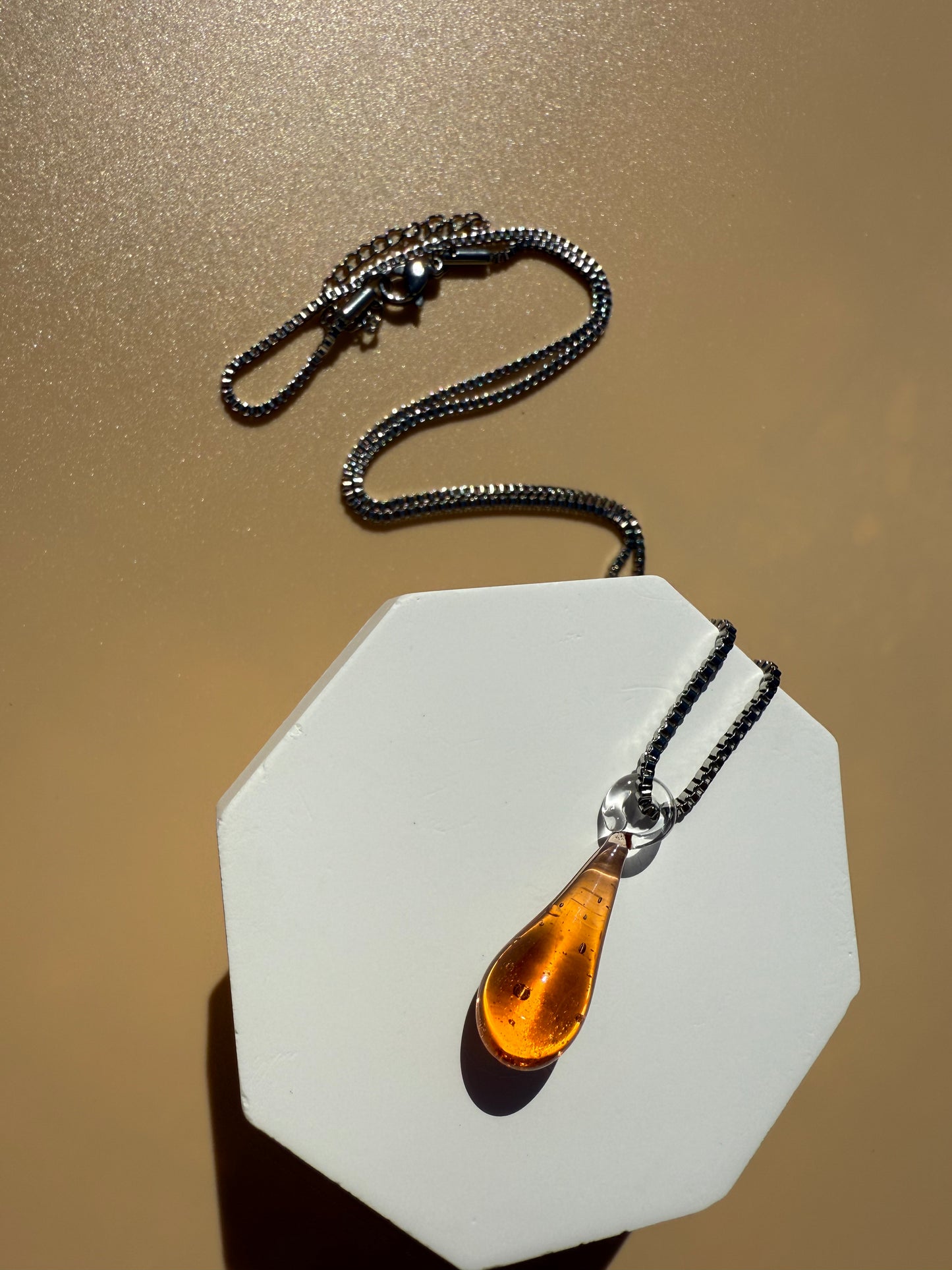 THE DROP NECKLACE