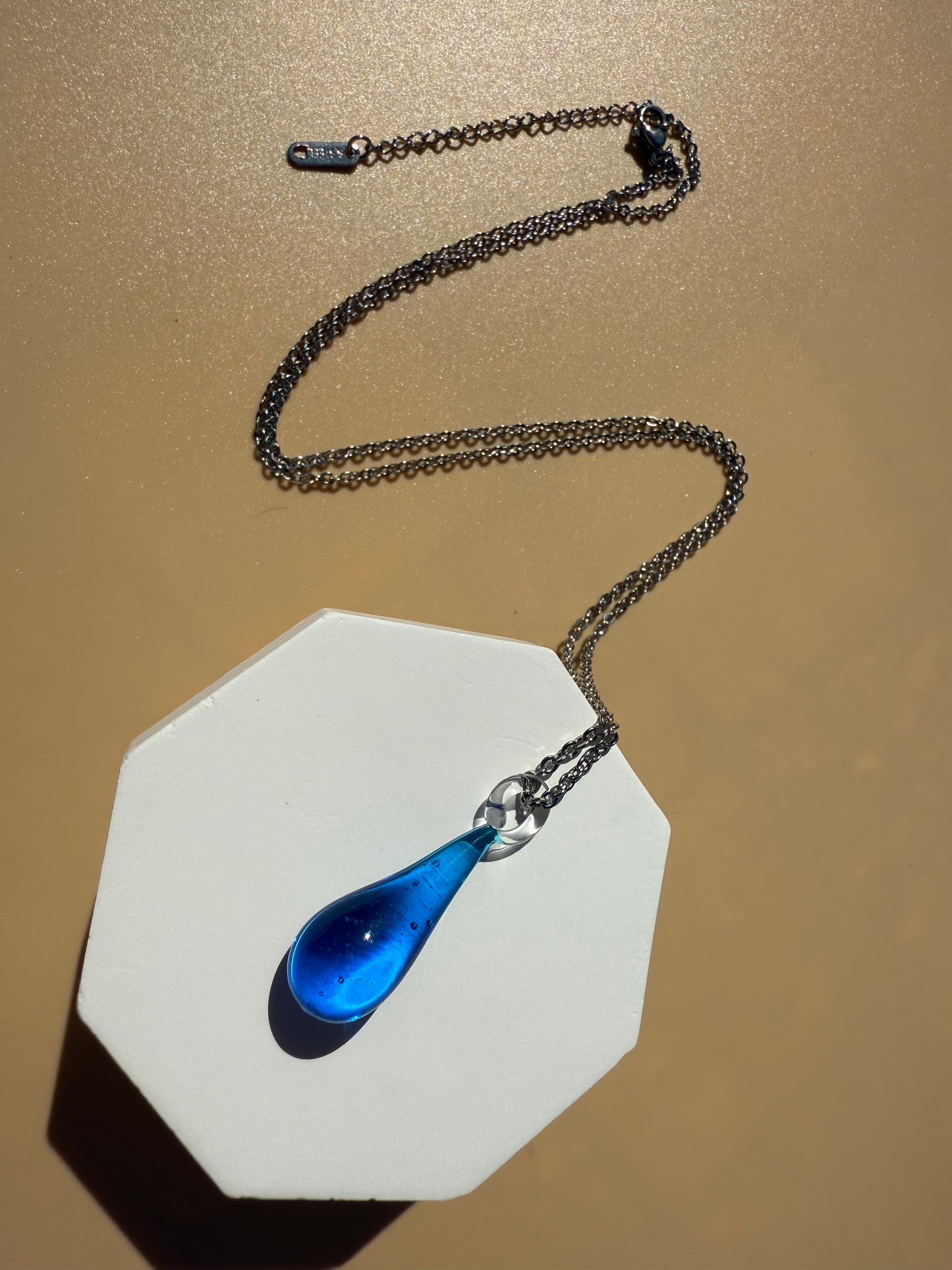 THE DROP NECKLACE