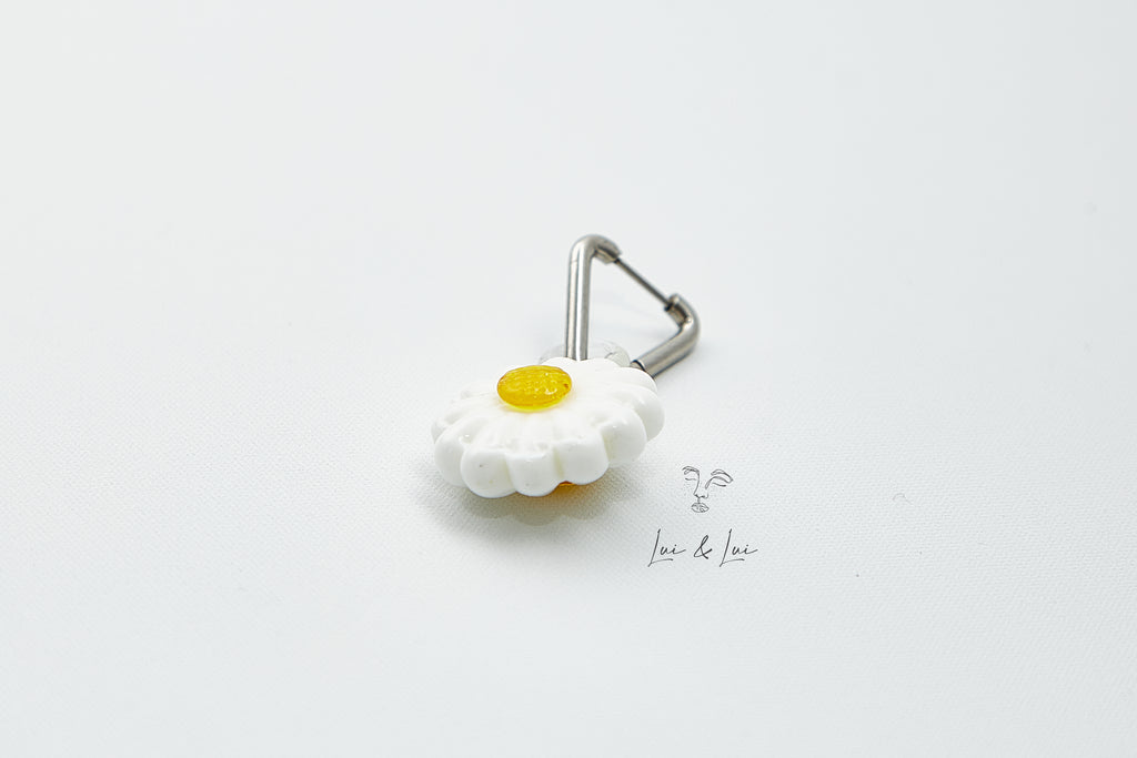 LAS MARGARITAS SINGLE EARRINGS